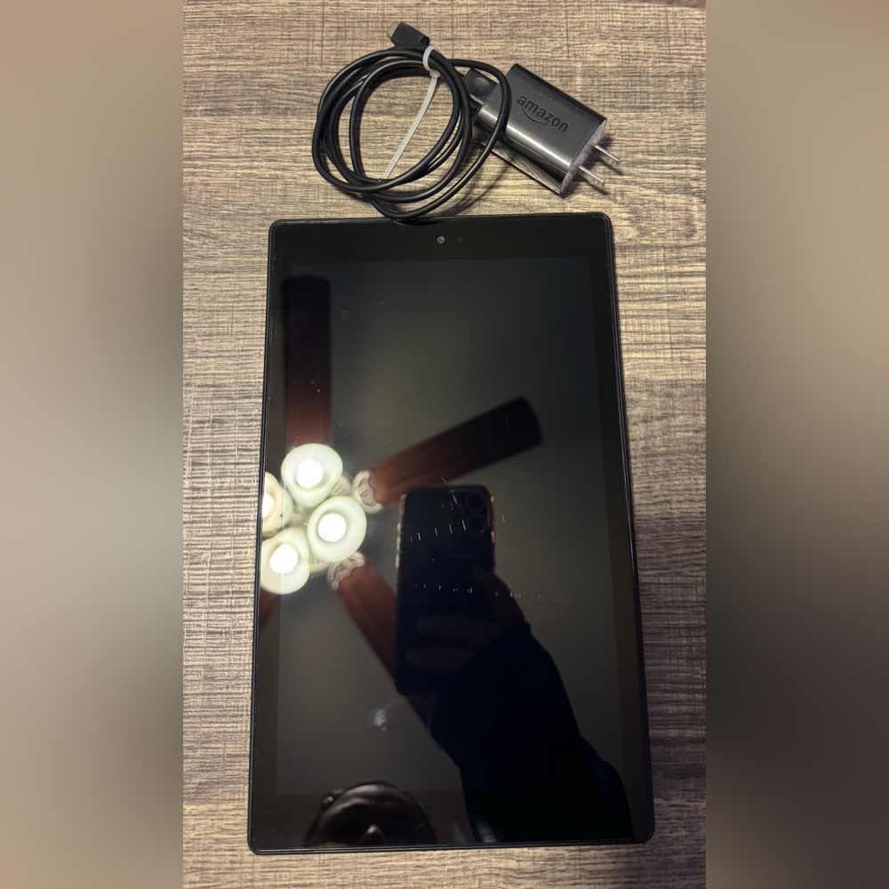 Amazon Fire HD 10” Tablet with Charger Included - Picture 3 of 8